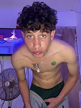 Snapshot of LatinBoysxxx chatting on March 3, 10:10 pm LatinBoysxxx online show from March 3, 10:10 pm