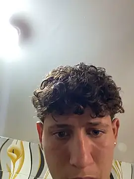 Snapshot of LatinBoysxxx chatting on February 24, 7:01 pm LatinBoysxxx online show from February 24, 7:01 pm