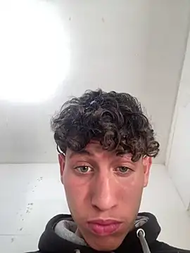 LatinBoysxxx online show from April 15, 8:09 pm