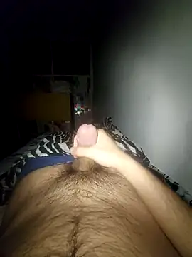 Snapshot of piscu015 chatting on February 15, 7:27 am piscu015 online show from February 15, 7:27 am