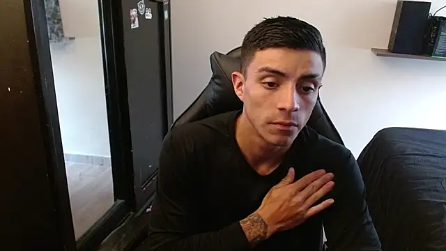 kv   xxx  online show from March 13, 6:25 pm