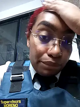 Snapshot of Cinnamon-Skin chatting on December 29, 4:05 am Cinnamon-Skin online show from December 29, 4:05 am