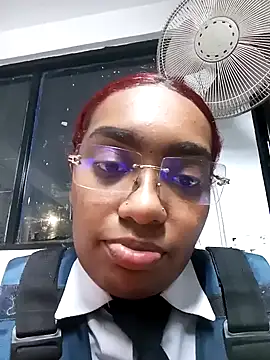 Snapshot of Cinnamon-Skin chatting on December 30, 3:14 am Cinnamon-Skin online show from December 30, 3:14 am