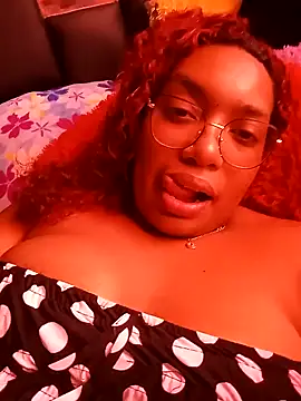 Snapshot of Cinnamon-Skin chatting on January 19, 9:45 pm Cinnamon-Skin online show from January 19, 9:45 pm