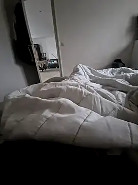 Snapshot of Landryyyyy chatting on December 20, 2:35 pm Landryyyyy online show from December 20, 2:35 pm