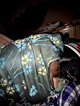 Snapshot of menakshiiikaur chatting on December 9, 5:52 pm menakshiiikaur online show from December 9, 5:52 pm