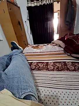 Snapshot of menakshiiikaur chatting on December 18, 7:47 am menakshiiikaur online show from December 18, 7:47 am