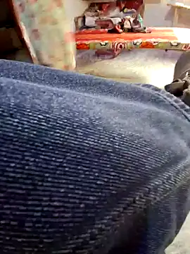 Snapshot of menakshiiikaur chatting on December 20, 6:29 am menakshiiikaur online show from December 20, 6:29 am