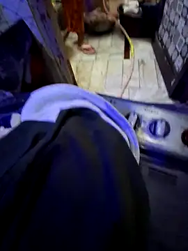 Snapshot of menakshiiikaur chatting on November 30, 12:47 am menakshiiikaur online show from November 30, 12:47 am