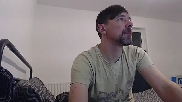 Snapshot of willybewild chatting on November 16, 1:22 am willybewild online show from November 16, 1:22 am