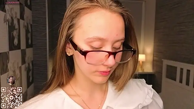 EthalBuffkin online show from November 6, 7:15 pm