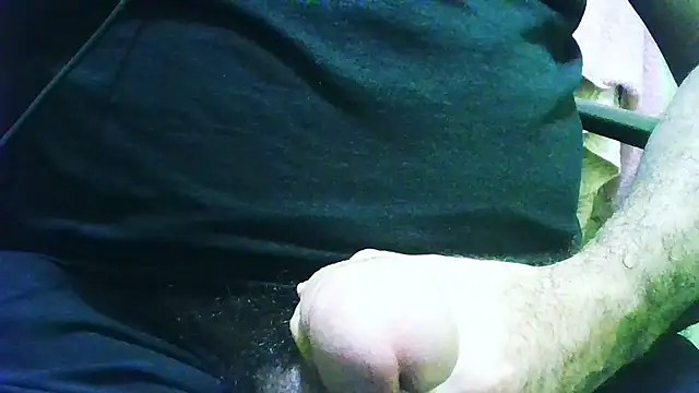 loganwolverine02 online show from May 19, 10:49 pm