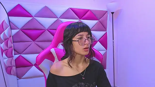 Snapshot of Danny_Face chatting on November 24, 1:33 pm Danny Face online show from November 24, 1:33 pm