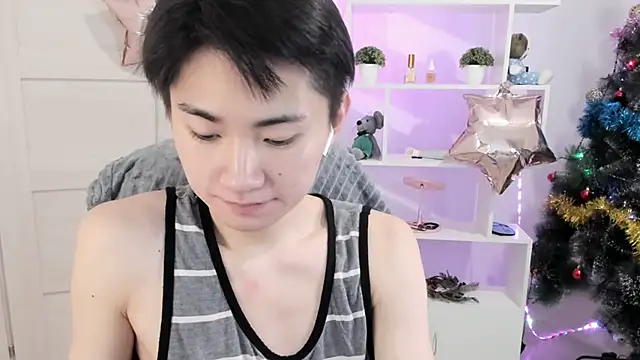 Snapshot of Miram_Yu chatting on December 24, 12:22 am Miram Yu online show from December 24, 12:22 am