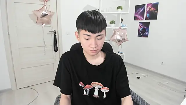 Snapshot of Miram_Yu chatting on March 21, 8:29 pm Miram Yu online show from March 21, 8:29 pm