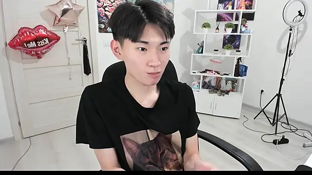 Snapshot of Miram_Yu chatting on October 3, 9:23 pm Miram Yu online show from October 3, 9:23 pm