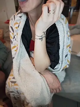 Snapshot of Cplhdef chatting on February 28, 7:26 pm Cplhdef online show from February 28, 7:26 pm