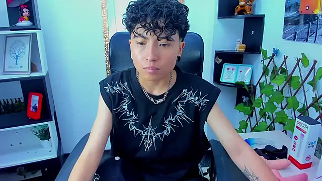 Snapshot of Im_Mathias chatting on October 17, 9:28 pm Im Mathias online show from October 17, 9:28 pm