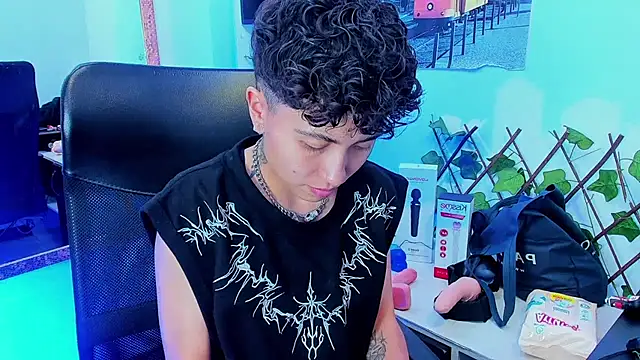 Snapshot of Im_Mathias chatting on December 14, 1:00 am Im Mathias online show from December 14, 1:00 am