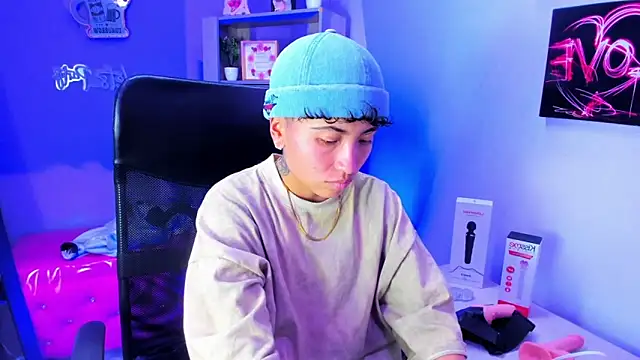 Snapshot of Im_Mathias chatting on December 16, 2:27 am Im Mathias online show from December 16, 2:27 am