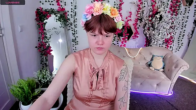 DreamyLuna online show from November 9, 8:40 pm