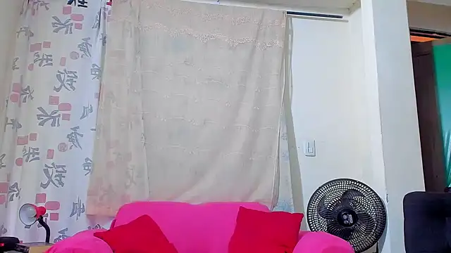 Snapshot of ray_long222 chatting on June 5, 1:28 pm ray long222 online show from June 5, 1:28 pm