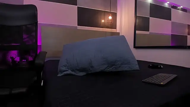 Zara Jackson online show from January 31, 7:11 pm