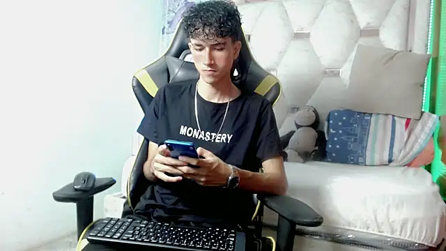 johnny cagee online show from December 20, 3:57 am