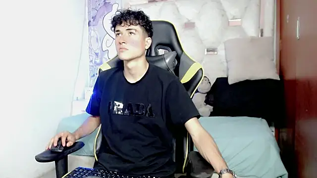 johnny cagee online show from January 6, 4:05 am