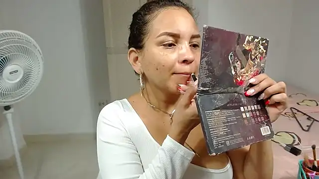 Agatha browser online show from April 14, 1:17 pm