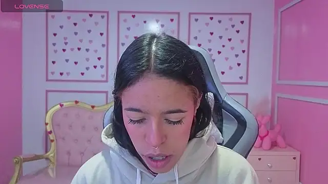 stephania t online show from October 6, 11:29 am