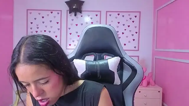 stephania t online show from October 20, 12:27 pm