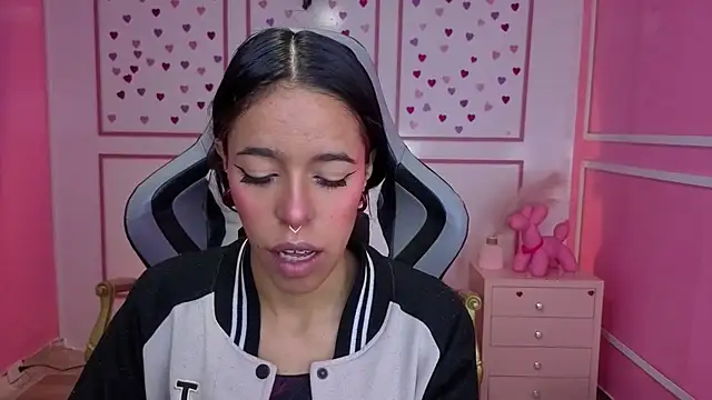 stephania t online show from November 12, 11:43 am