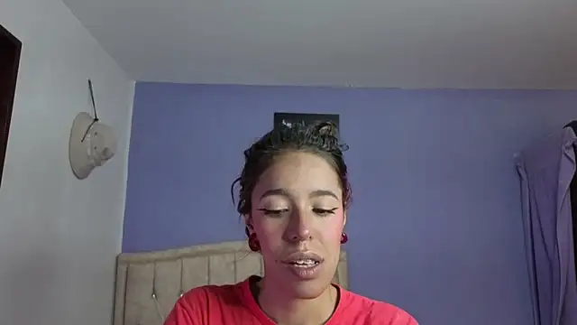 stephania t online show from March 25, 5:08 pm