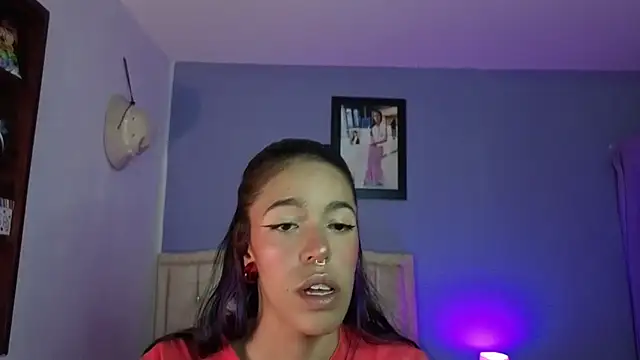 stephania t online show from March 26, 3:39 pm