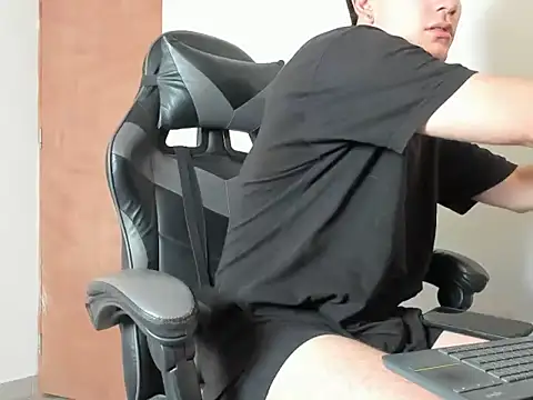 leo030809 online show from February 17, 6:47 pm