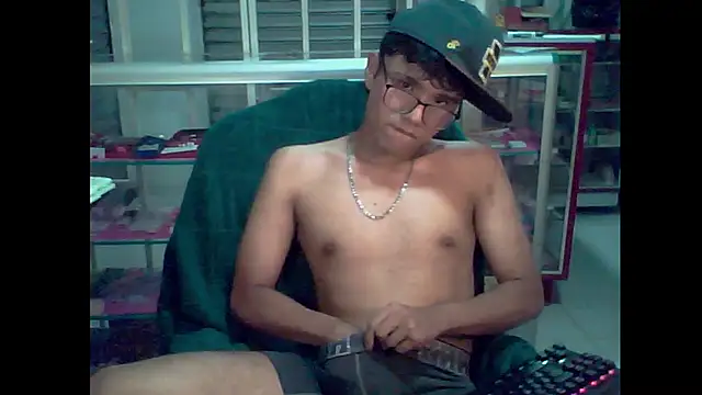 Snapshot of Baby_Cream chatting on December 7, 8:44 am Baby Cream online show from December 7, 8:44 am