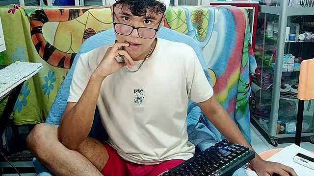 Snapshot of Baby_Cream chatting on December 17, 11:06 am Baby Cream online show from December 17, 11:06 am