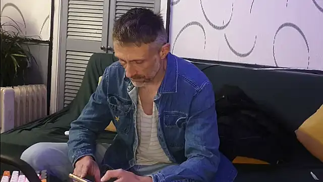 unclestefansdick online show from November 4, 9:03 pm