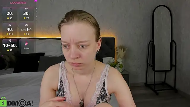 Michelle Blond online show from February 8, 8:51 am