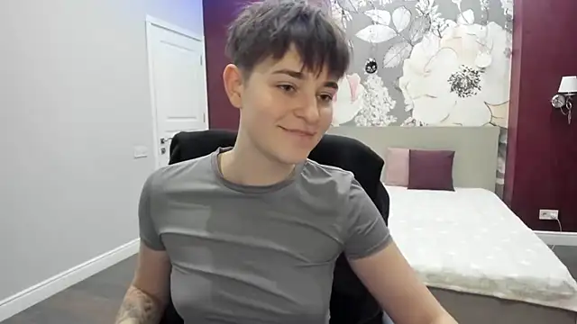 EmiliaYours online show from November 29, 2:53 pm