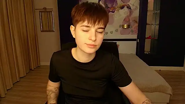 EmiliaYours online show from December 2, 3:29 pm