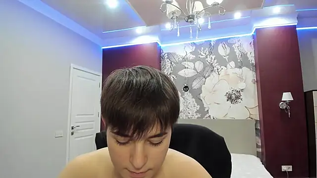 EmiliaYours online show from December 22, 3:09 pm