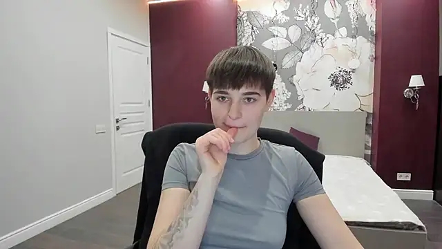 EmiliaYours online show from January 10, 3:03 pm