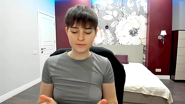 EmiliaYours online show from February 17, 3:19 pm