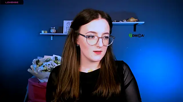 luna berryy online show from November 5, 8:20 pm