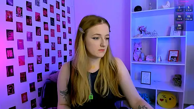 Snapshot of luna_berryy chatting on July 7, 6:45 pm luna berryy online show from July 7, 6:45 pm