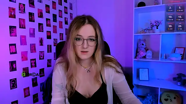 Snapshot of luna_berryy chatting on July 15, 6:46 pm luna berryy online show from July 15, 6:46 pm