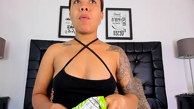 Snapshot of amberlitle chatting on November 27, 12:29 pm amberlitle online show from November 27, 12:29 pm