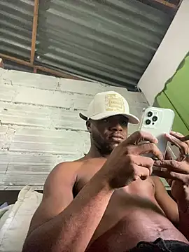 Snapshot of ElNegroRony chatting on February 5, 2:22 pm ElNegroRony online show from February 5, 2:22 pm